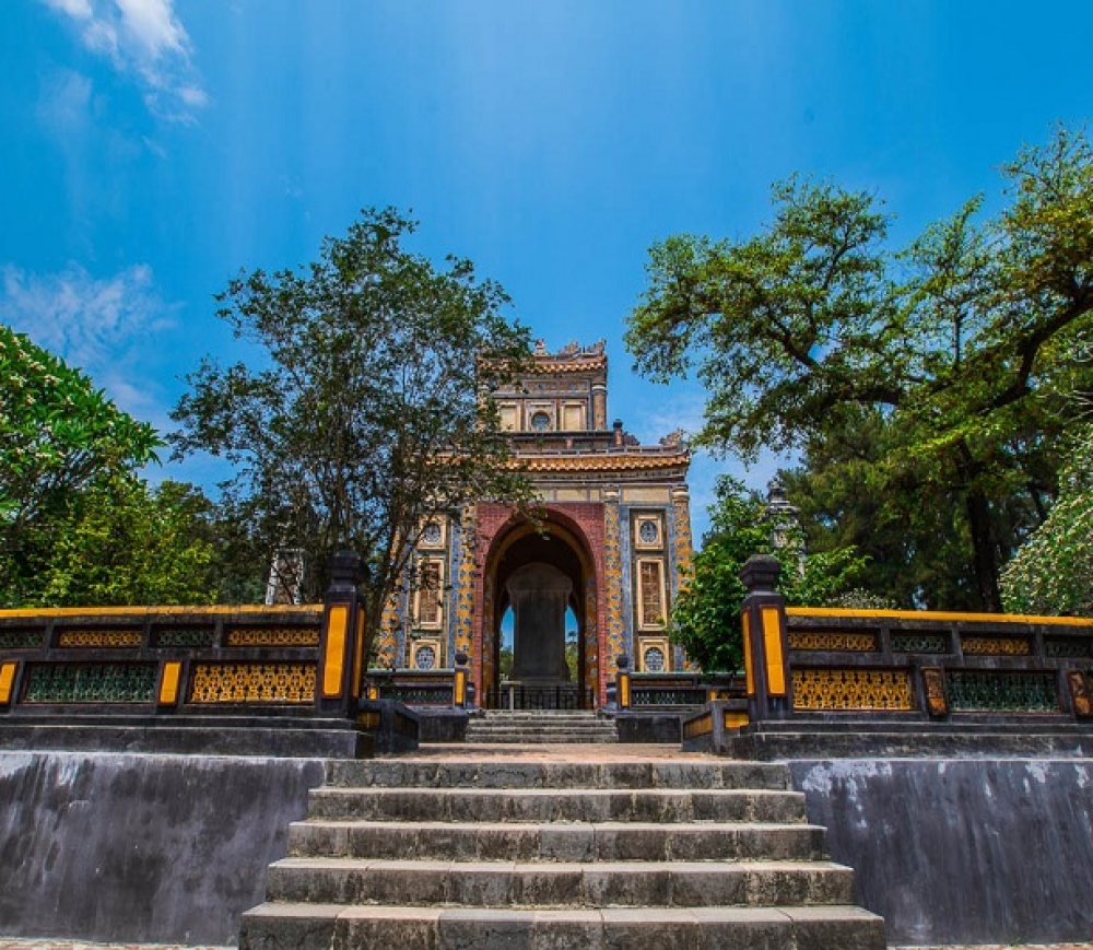 Hue Travel Guide 2026: Best Things to Do, Attractions, Food & Itinerary